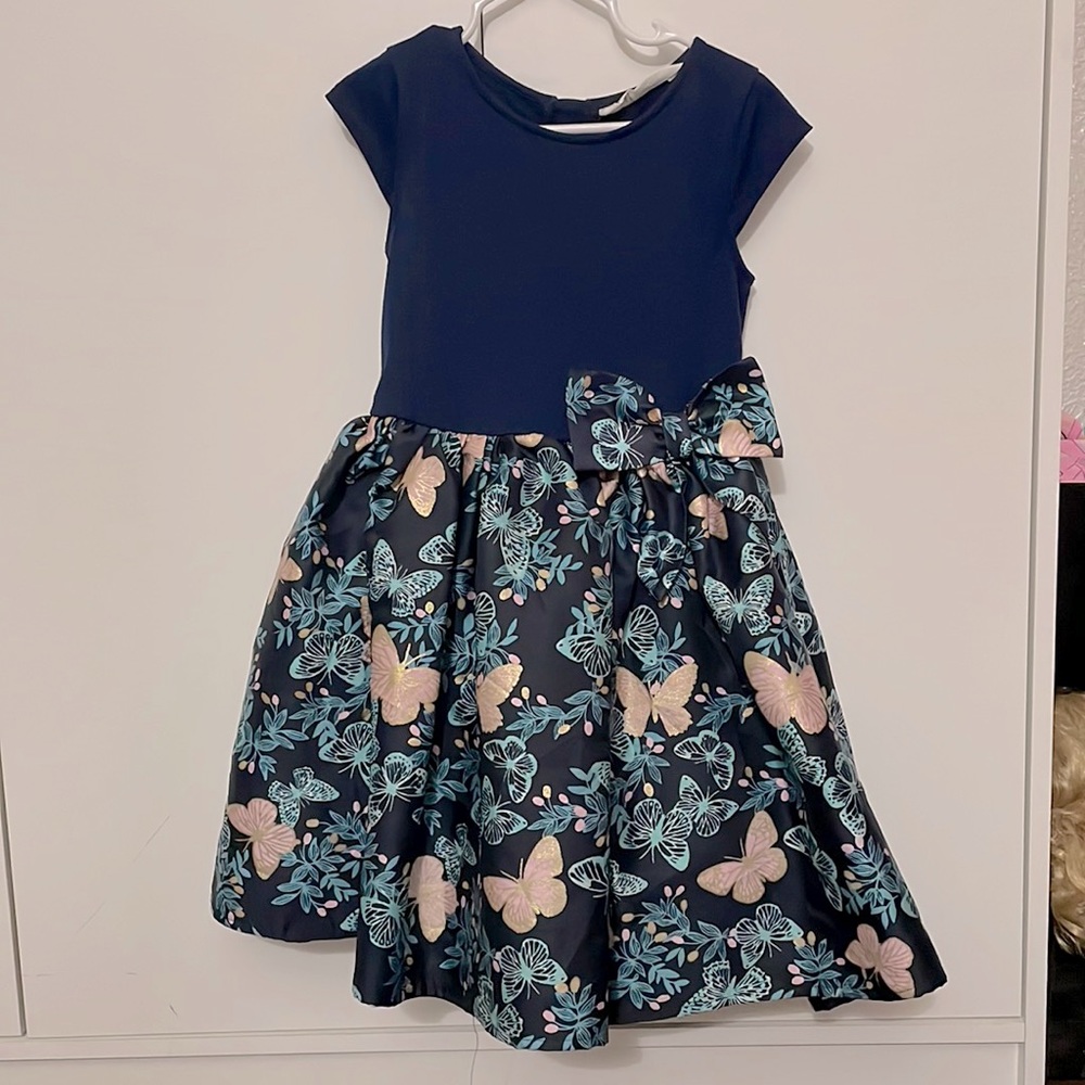 ⭐️ 5/ $20 H&M size 4-6A blue casual dress used but in great condition.